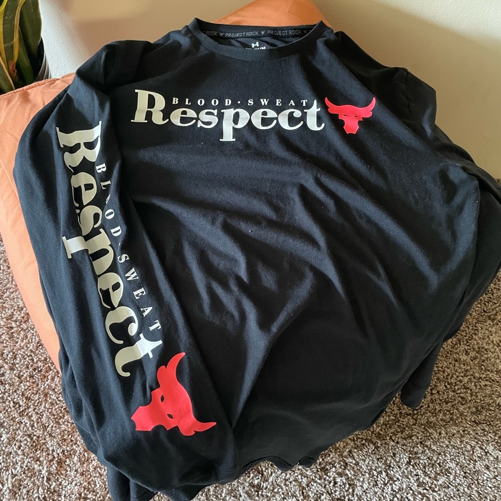 Project rock long sleeve shirt